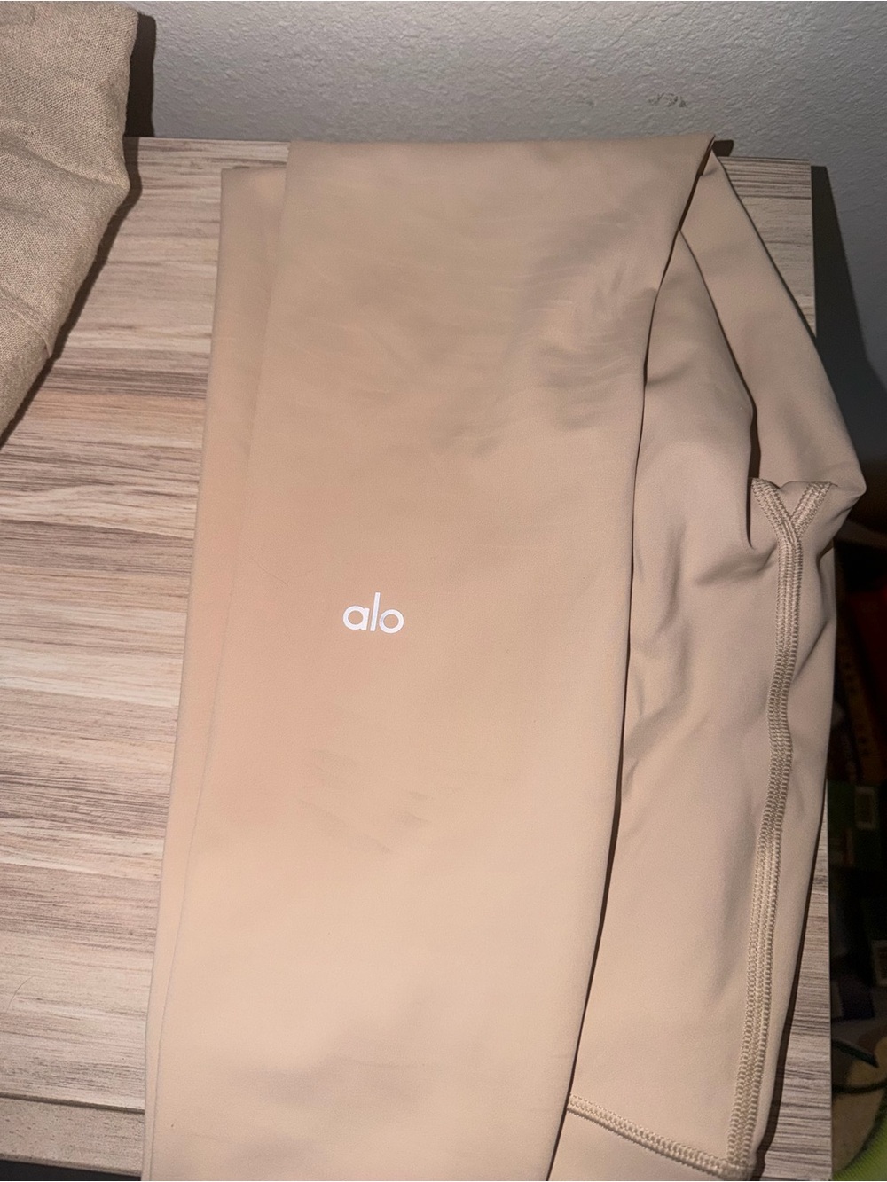 ALO Yoga High-Rise Leggings in Nude Beige